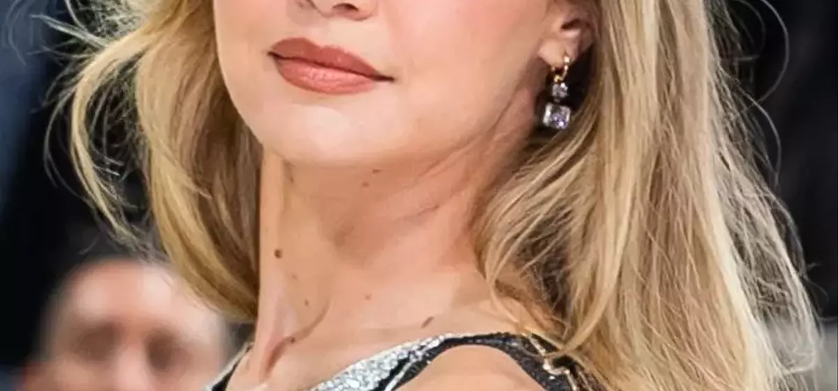 Achieve a Flawless Velvety Complexion with the Suede Skin Trend