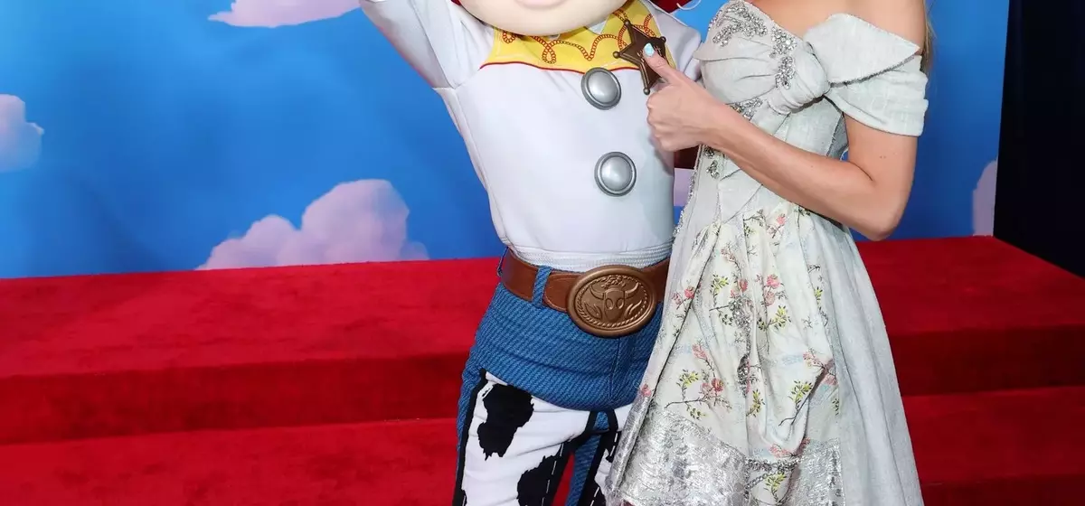 Taylor Swift's 'Toy Story 5' Premiere: A Tribute to Jessie