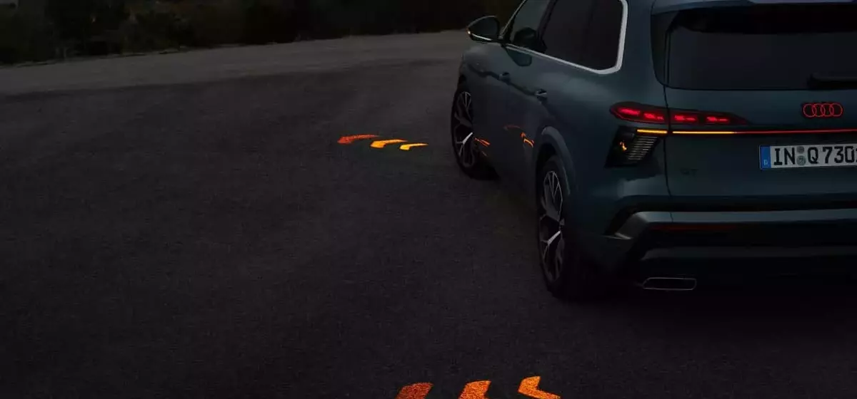 Audi Q7 to Feature Advanced Projecting Turn Signals and Enhanced Lighting