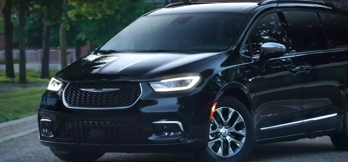Chrysler Pacifica Hybrid Owners Advised to Park Outdoors Following Battery Fire Incidents