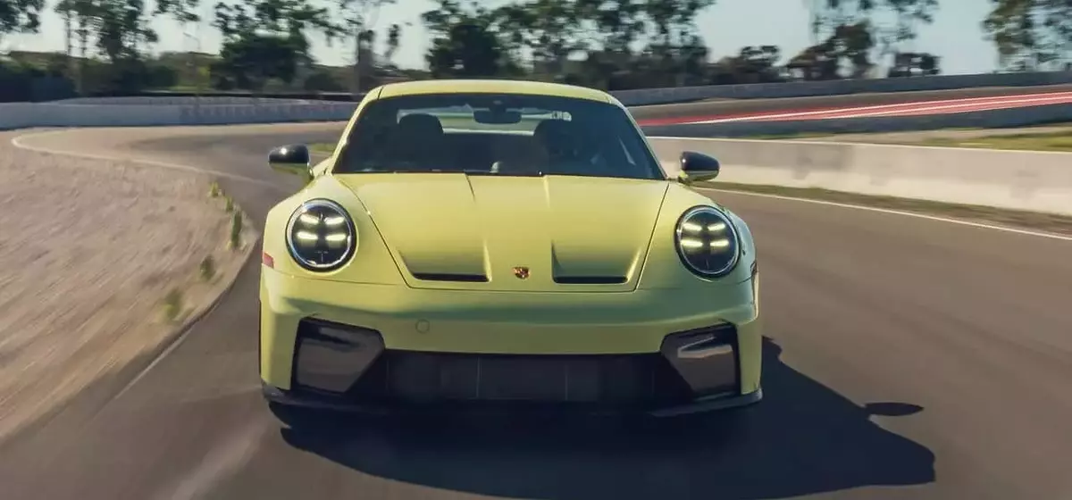 Porsche 911 will not go all-electric, retaining combustion and hybrid power
