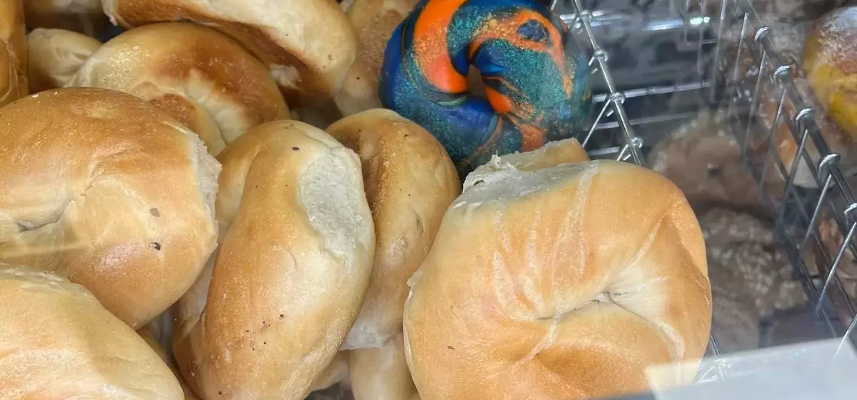NYC's Culinary Scene Catches Knicks Fever with Themed Delicacies