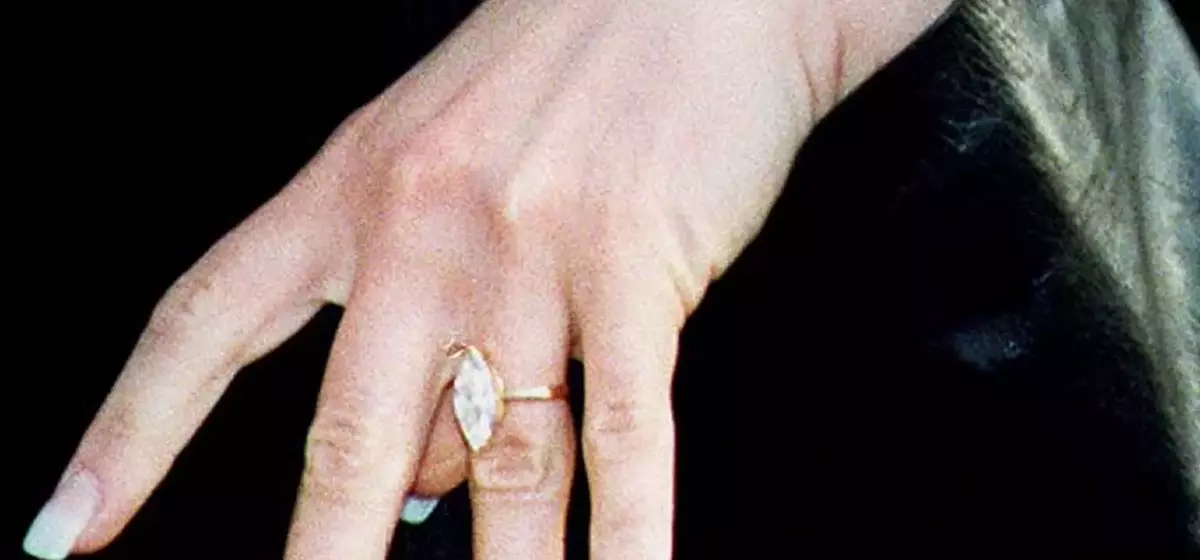 The Allure of Marquise Cut Engagement Rings: A Comprehensive Guide