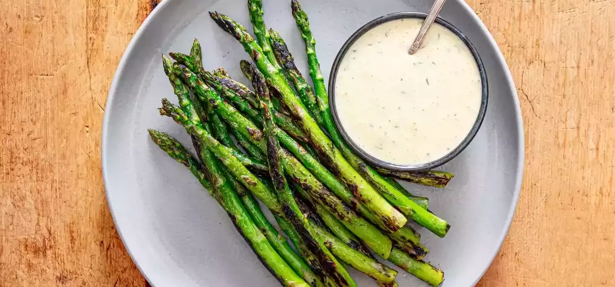 Mastering Asparagus: A Comprehensive Guide to Buying, Preparing, and Cooking