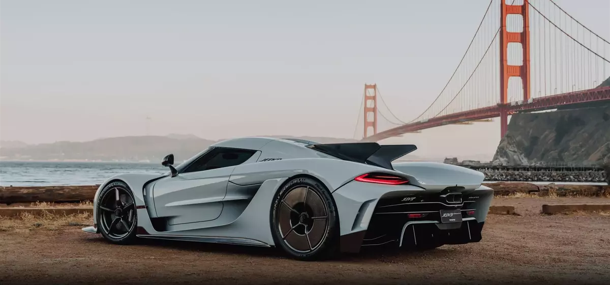 Koenigsegg Jesko Absolut: Unrivaled Speed on the Airfield