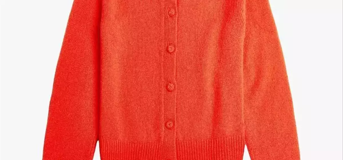 The Art of Accessorizing: Elevating Your Style with Timeless Pieces