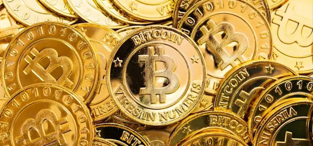 Bitcoin's Ascent: Can It Challenge the Dollar's Dominance?