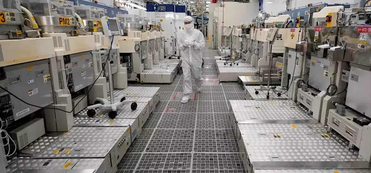 Stock Futures Show Resilience After Tech Sector Decline; Micron Earnings in Focus