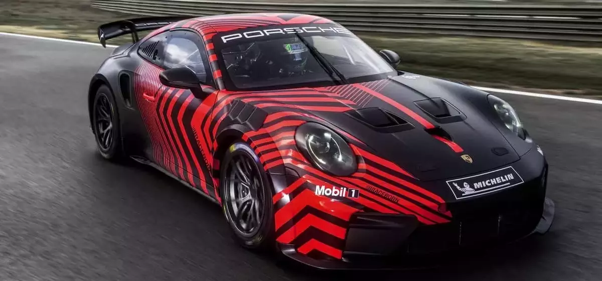 Porsche Unveils New 911 GT4 R Race Car