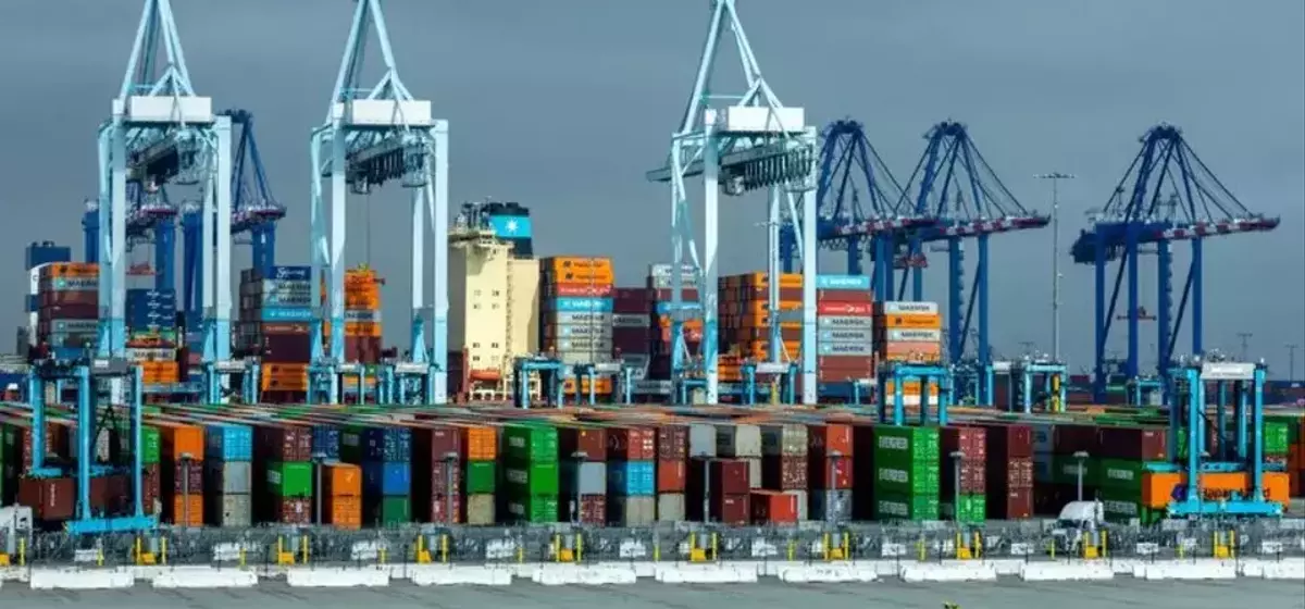 US Goods Trade Deficit Reaches 14-Month Peak as Imports Climb