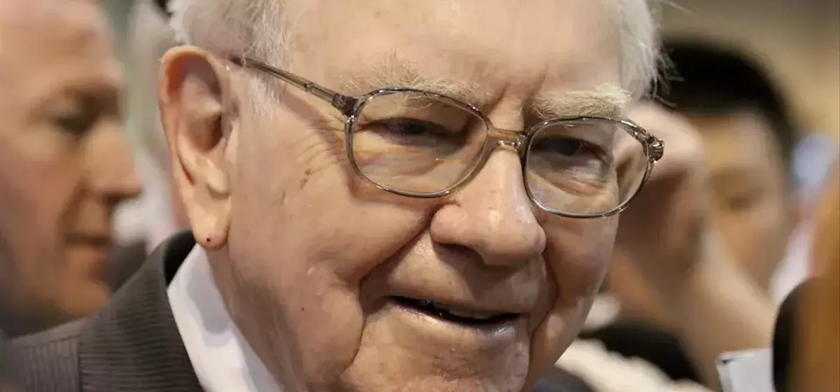 Berkshire Hathaway's Cash Reserves: A Sign of Market Caution or Opportunity?
