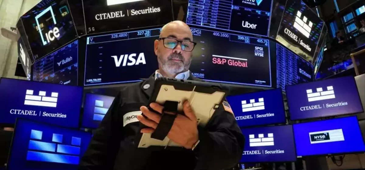 Global Market Reactions to Geopolitical Tensions and Economic Shifts