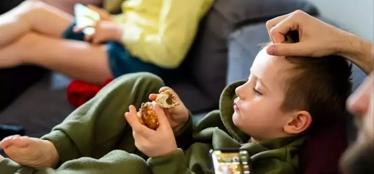 Navigating the "Half-Eaten Snack Graveyard": Expert Tips for Minimizing Food Waste with Kids