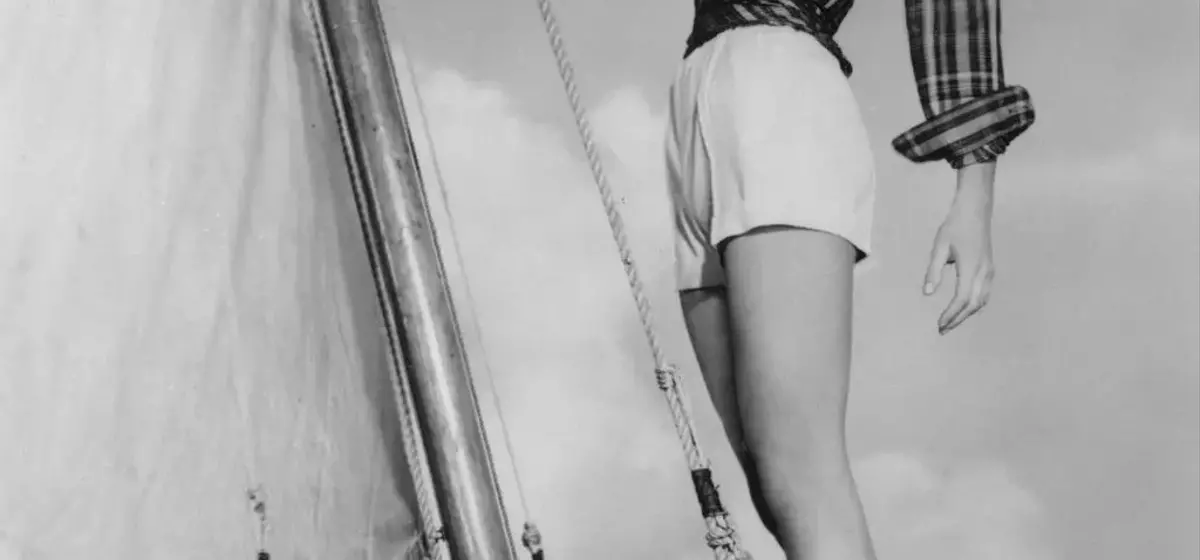 Audrey Hepburn's Timeless Summer Fashion: A Photo Retrospective