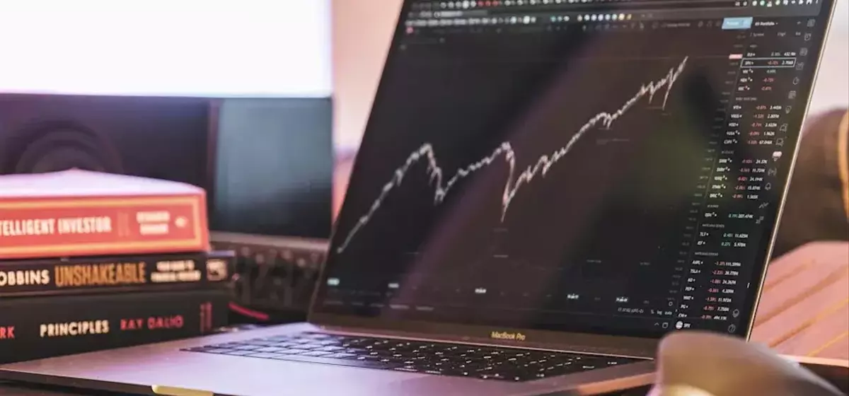 CME Group's Leadership Transition and Market Outlook Reviewed by Analysts