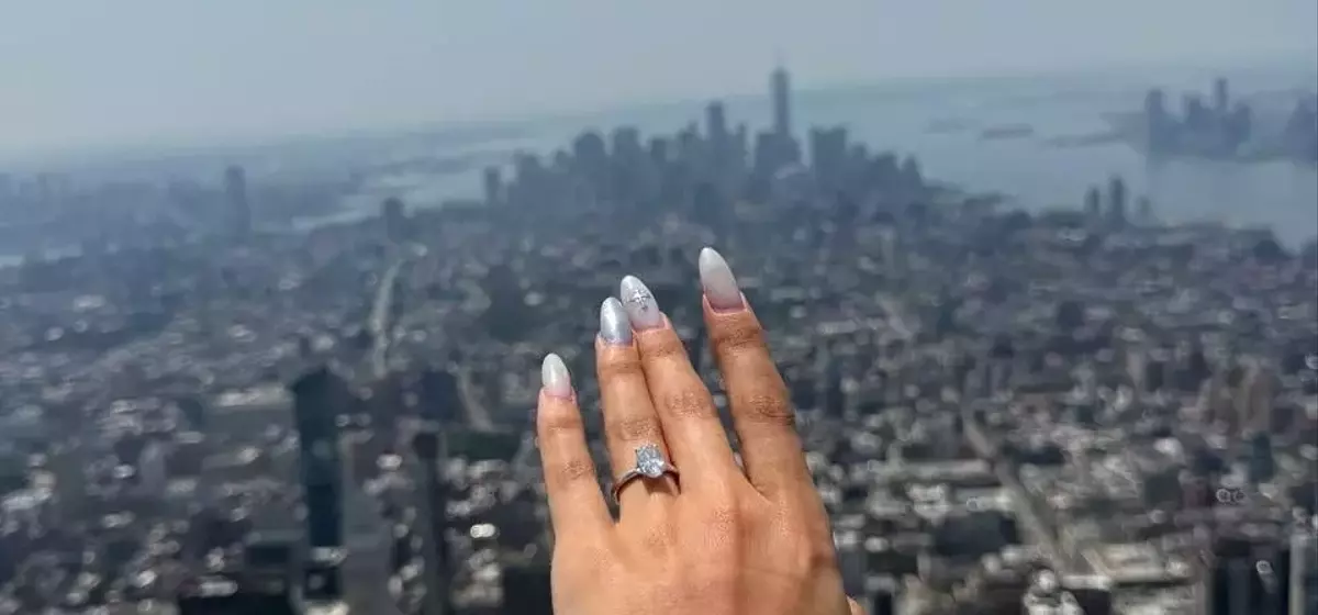 The Daring Proposal on the Empire State Building: A Nail Enthusiast's Perspective