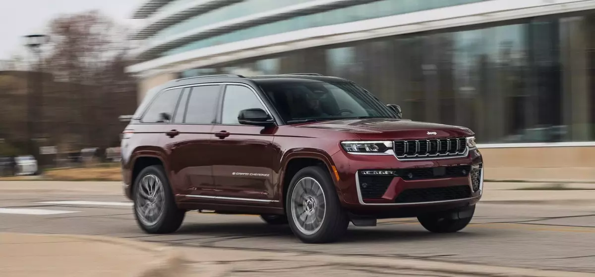 2026 Jeep Grand Cherokee Summit: A Detailed Look at Performance and Features