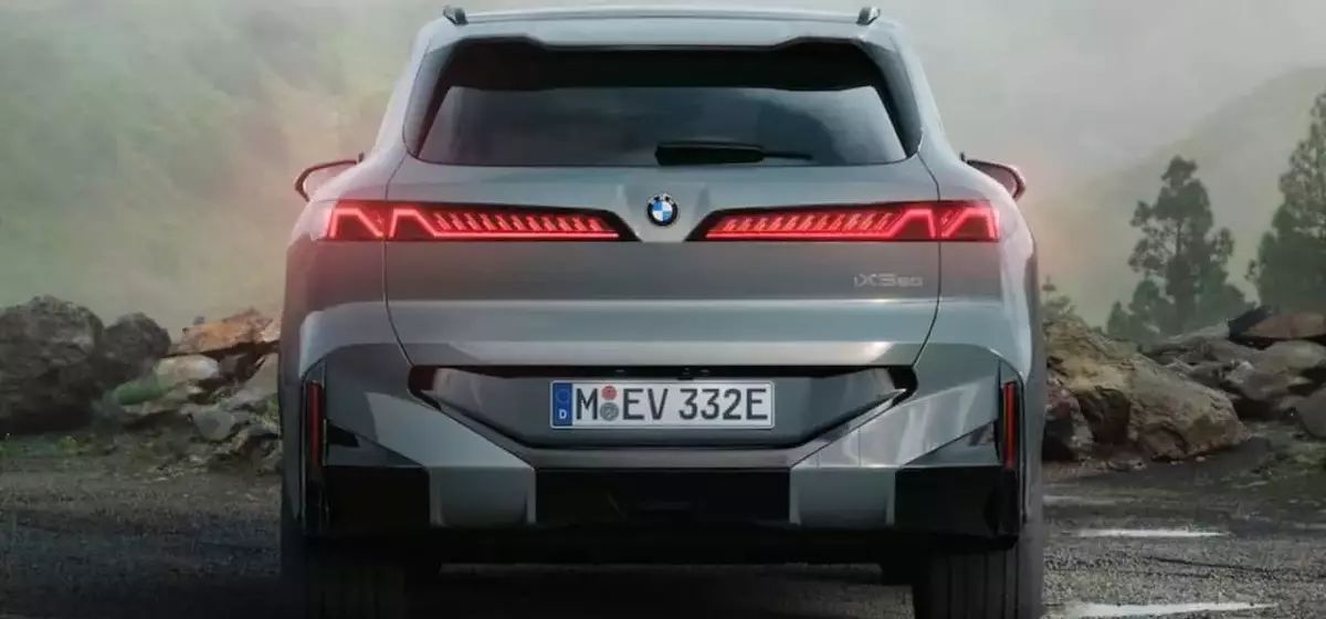 BMW X5's Split Tailgate Discontinued: What's the Real Reason?