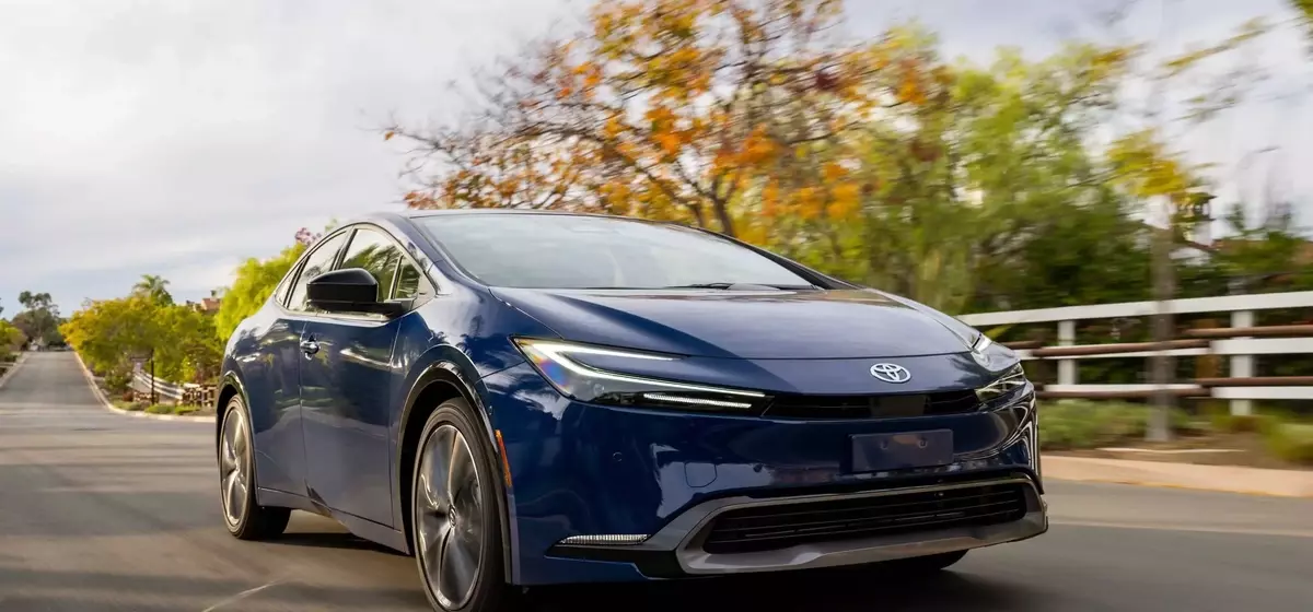 Toyota Prius 2026 Update: Enhanced Underneath, Familiar Exterior