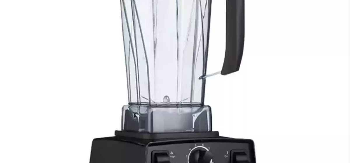 Crafting the Perfect Frozen Cocktail: Essential Tools for a Refreshing Summer