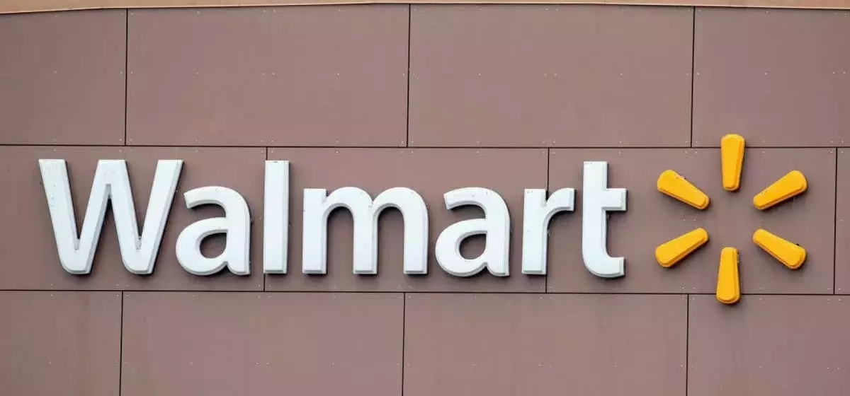 Walmart Slashes Price of 'Super Bright' LED Garage Lights by Half