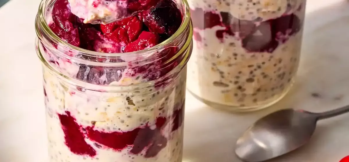 Delicious Cherry Pie Overnight Oats: A Healthy and Convenient Breakfast Solution