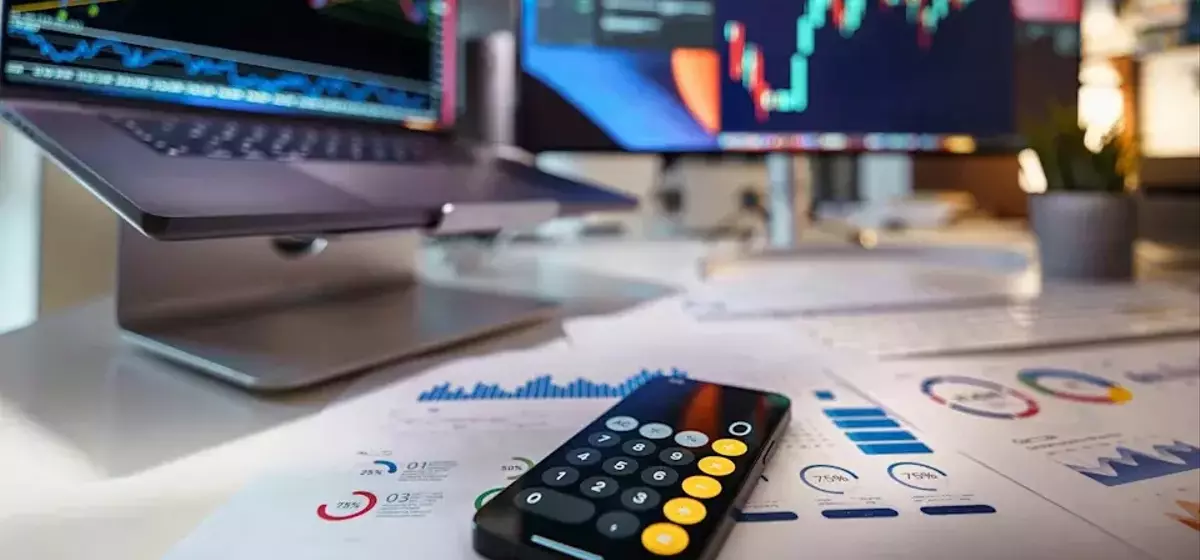 Jim Cramer's Investment Preference: Blackstone Over Blue Owl Amidst Private Credit Discussions