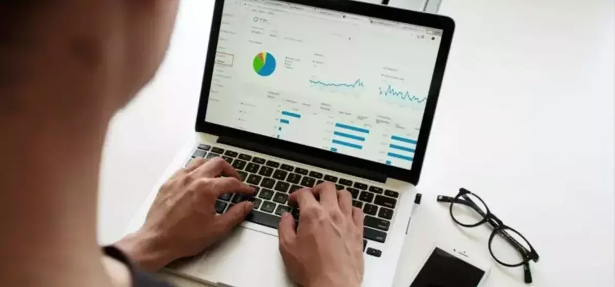 Palantir Stock Performance and Analyst Sentiment
