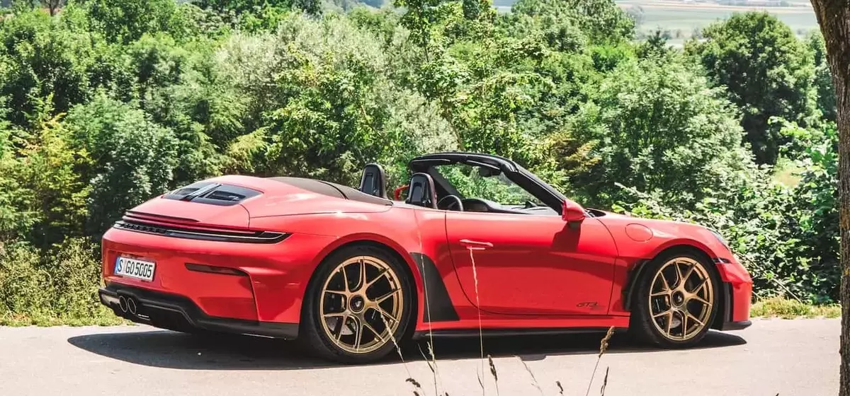 Captivating Images: The 2027 Porsche 911 GT3 S/C Experience