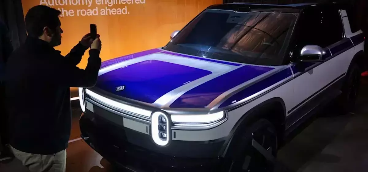 Rivian Shares Dip After Major Stock Offering, Despite Strong Q2 Revenue Projections