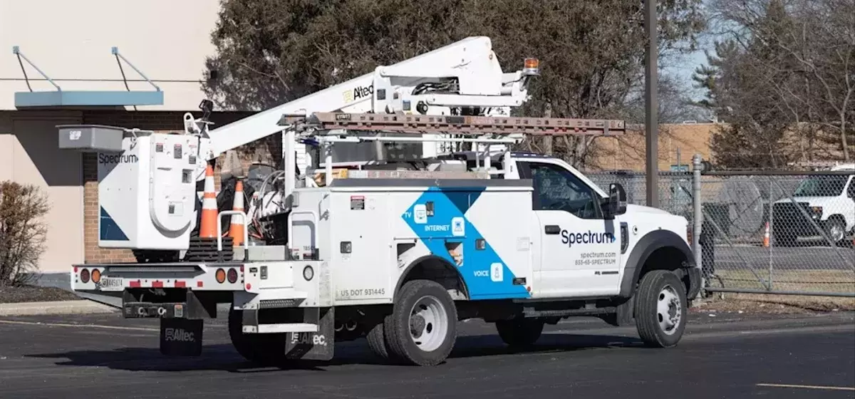 Spectrum's Strategic Shift: Layoffs Amidst Mounting Customer Losses and AI Integration