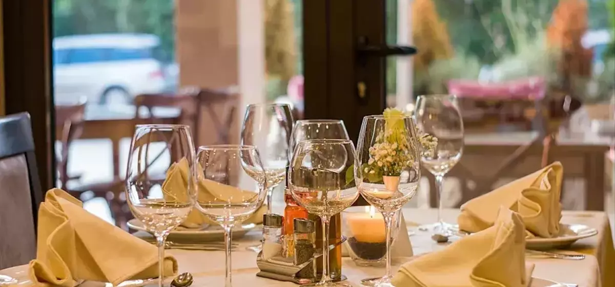 Analyzing Bloomin' Brands, Inc. (BLMN) Stock Performance and Investment Potential