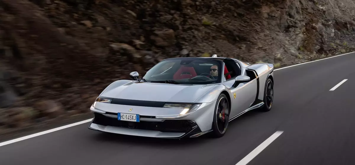 Ferrari Unleashes the 2027 849 Testarossa Spider