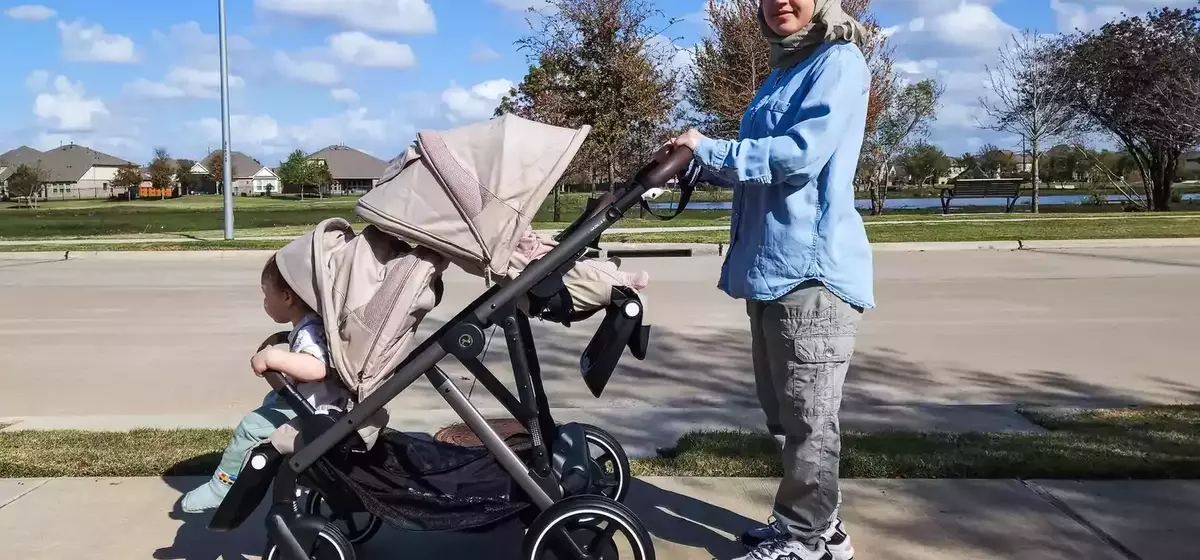 Top Convertible Strollers for Growing Families: A Comprehensive Review