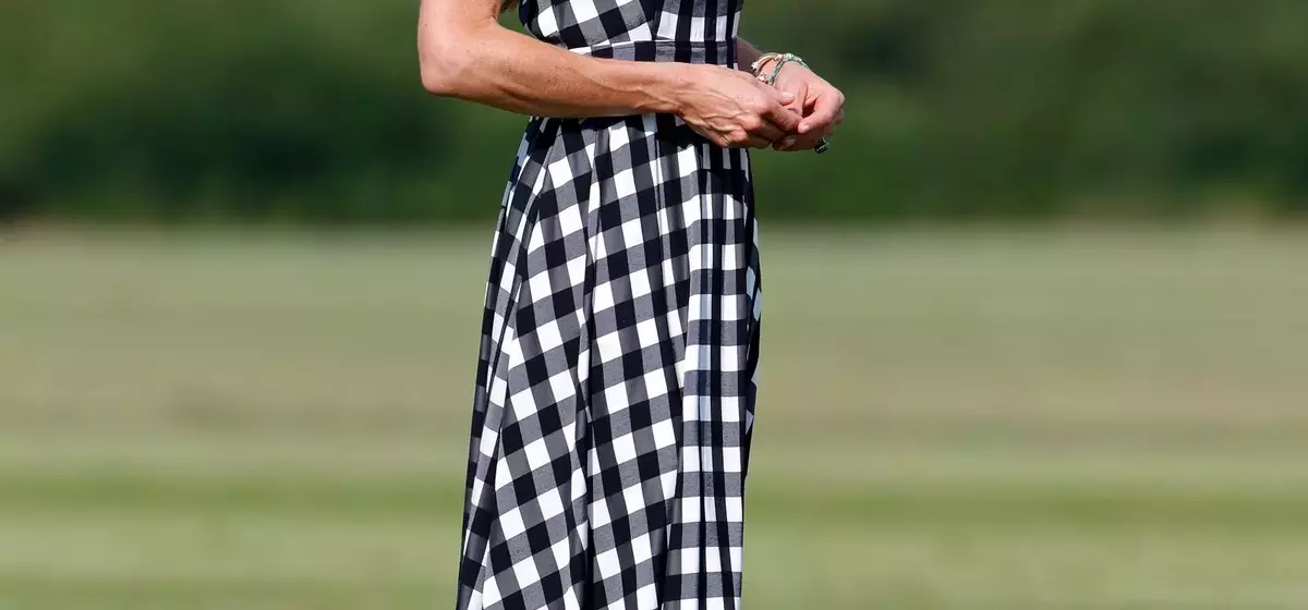 Royal Gingham: A Timeless Summer Fashion Statement