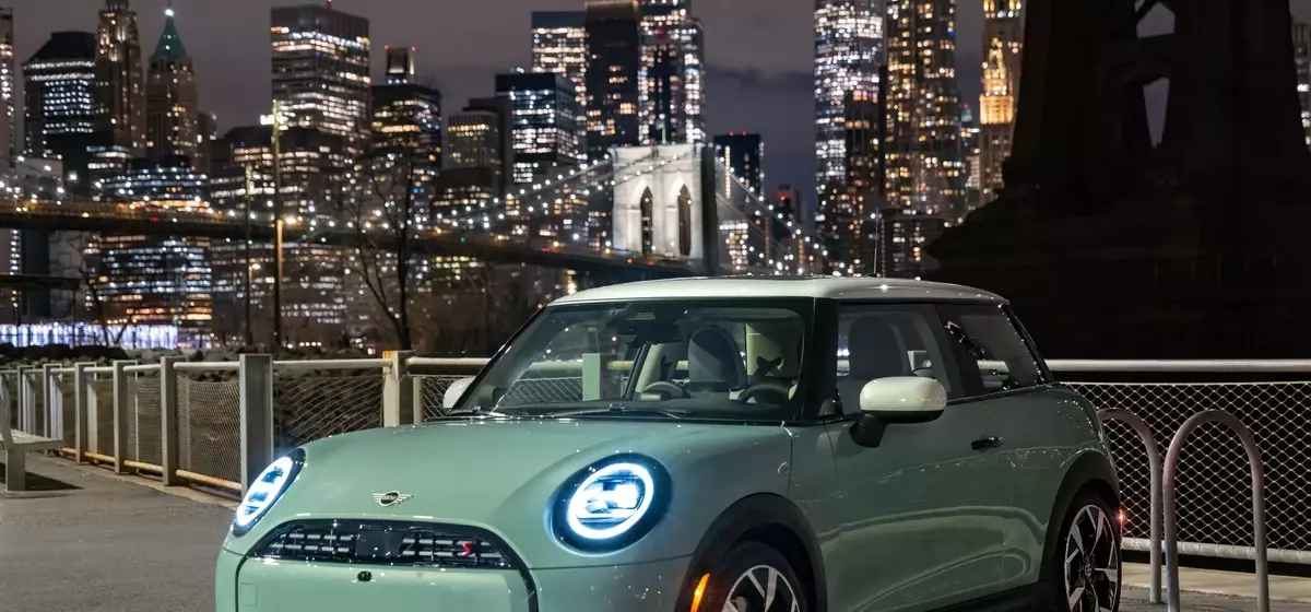 Mini Cooper's Oxford Edition Returns for 2027 with Enhanced Features