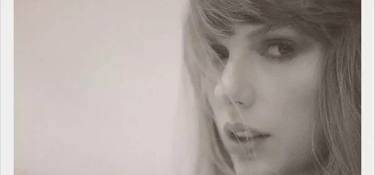 The Ultimate Gift Guide for Taylor Swift Fans