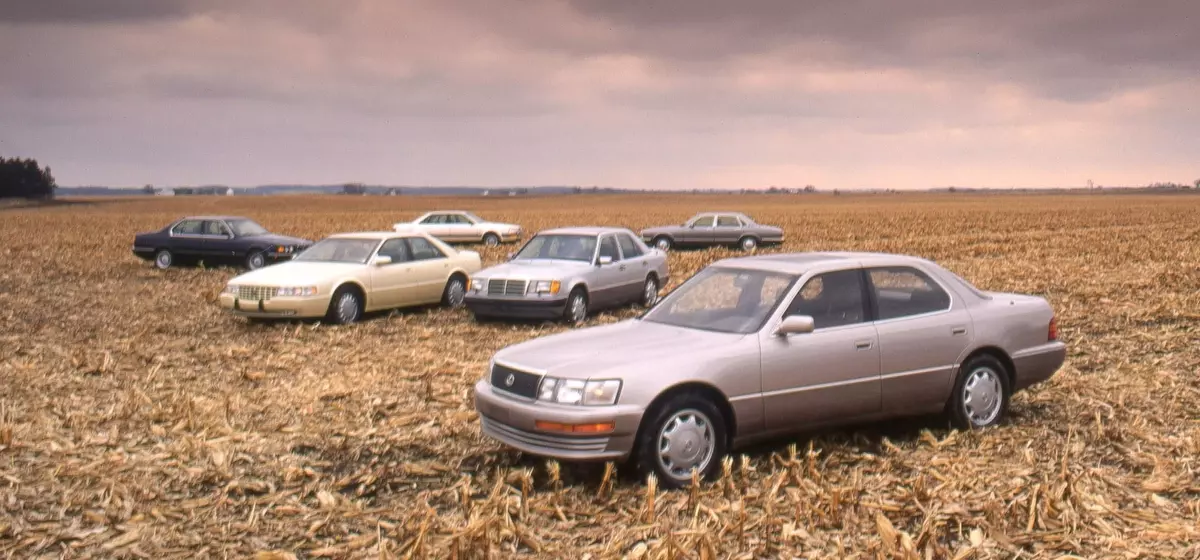 A Retrospective Look at the 1993 Luxury Sedan Class