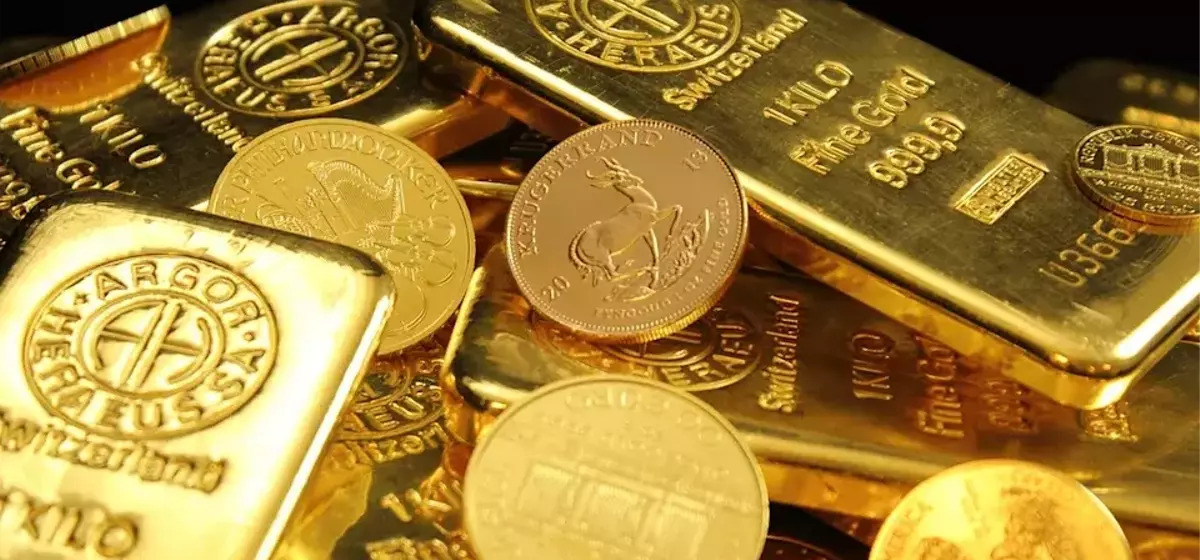 Gold Prices Steady Above $4,000 Amidst Mideast Diplomacy and Fed Speculation