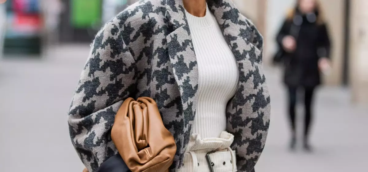 Embrace the "Paperbag" Short Trend for Summer