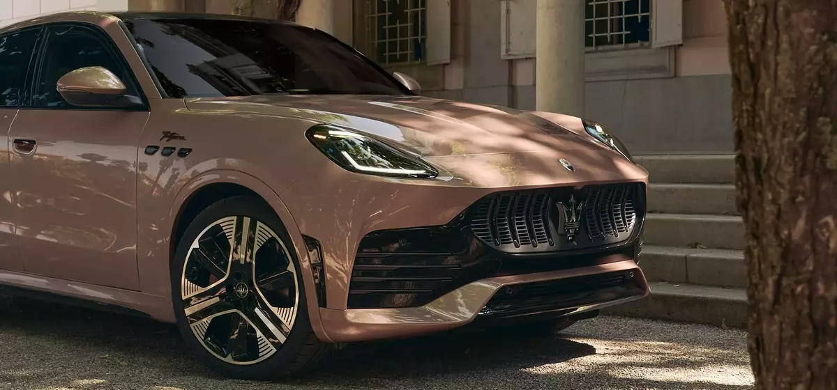 A Glimpse into the Future: The 2027 Maserati Grecale Folgore