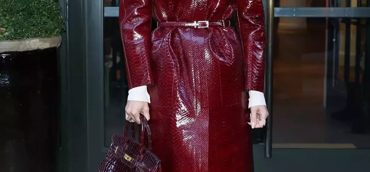 Jennifer Lopez's Iconic Fashion Evolution: A Retrospective