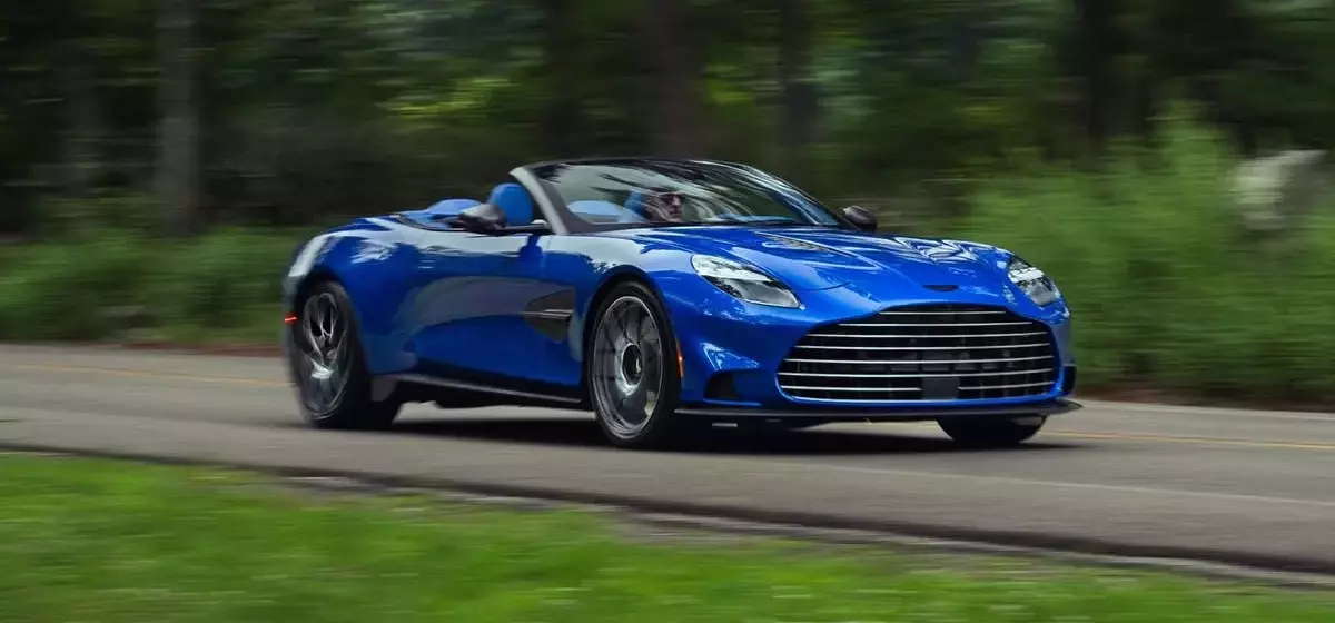 2027 Aston Martin Vanquish: A Blend of Ferocious Power and Elegant Grand Touring