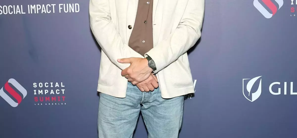 John Mayer's Summer Blazer Style Echoes Eric Clapton