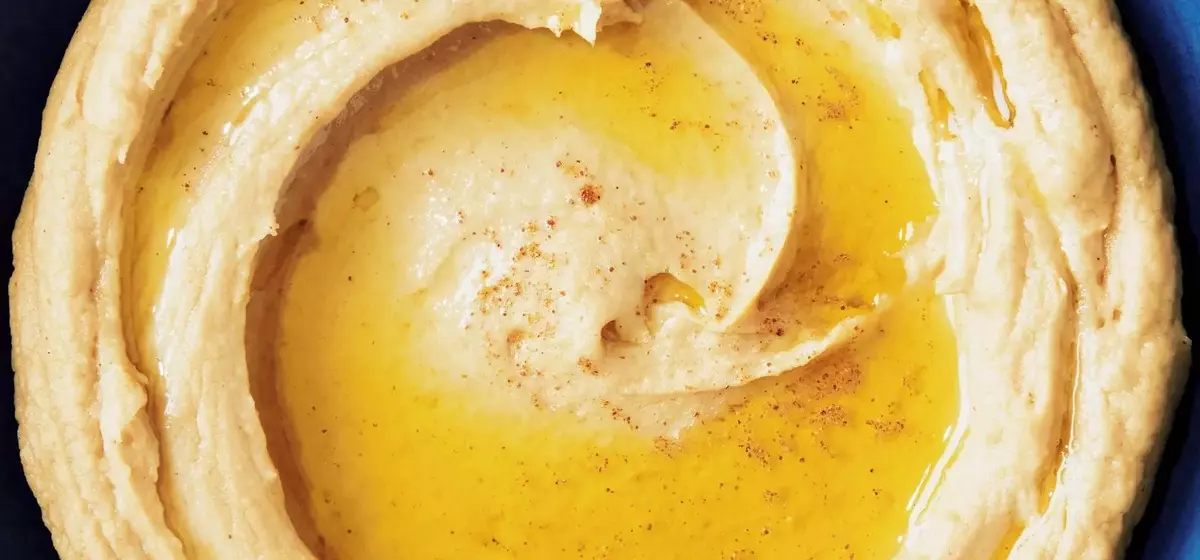Crafting Velvety Hummus: The Ice Cube Secret