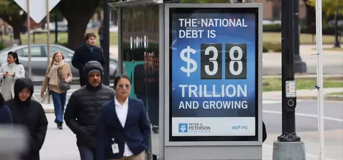 US Debt Surges, Fueling Investor Shift to Bitcoin and Gold