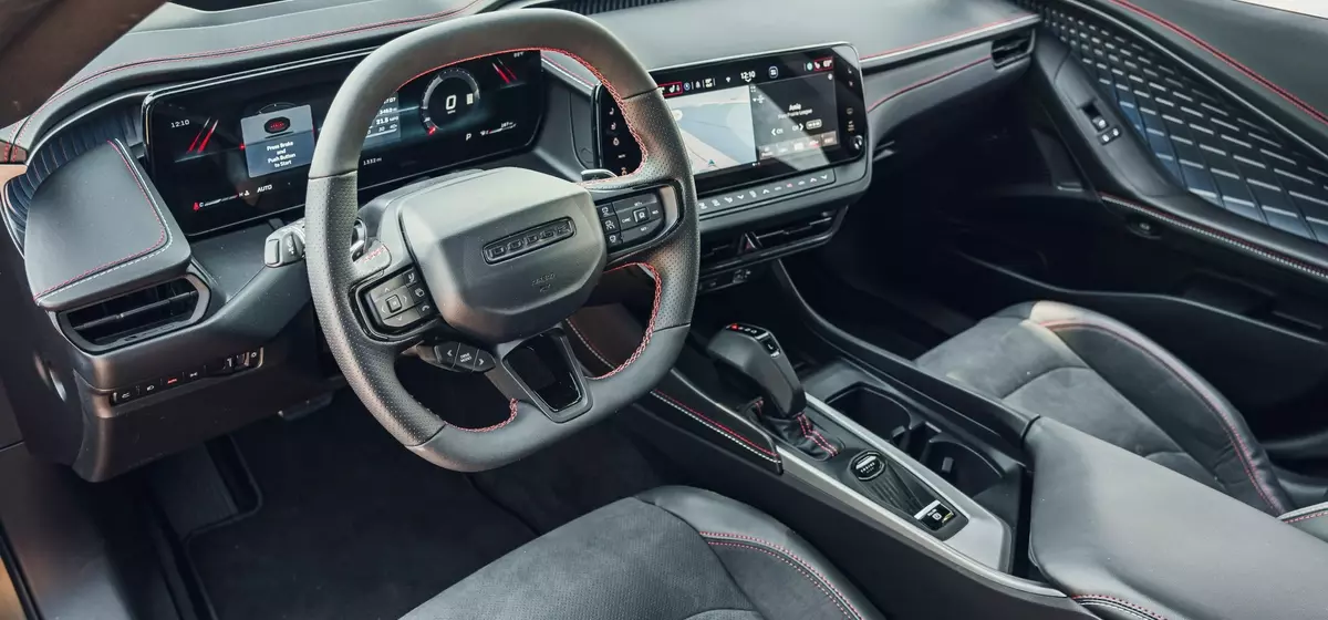 Inside the 2026 Dodge Charger Sixpack R/T