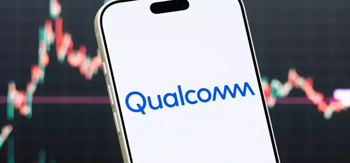 Qualcomm's Strategic Shift: Navigating Smartphone Market Headwinds and Powering AI Data Centers
