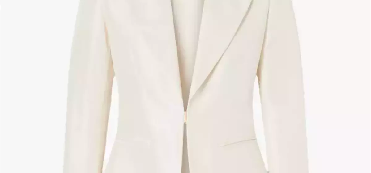 Bridal Suits: A Modern Alternative to Traditional Wedding Gowns