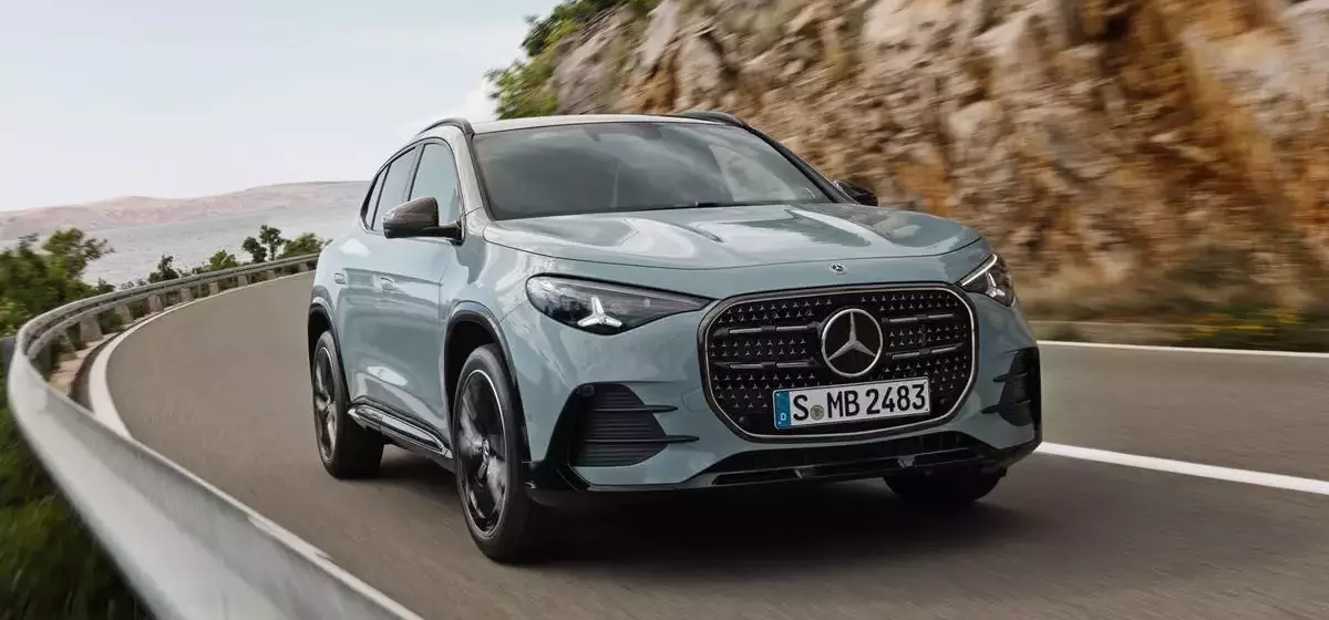 The All-New 2028 Mercedes-Benz GLA-Class: A Hybrid Evolution